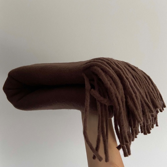 NWT FREE SHIPPING MADE IN ITALY BROWN WOOL SCARF COZY CABINCORE HOLIDAY WINTER - Picture 4 of 5